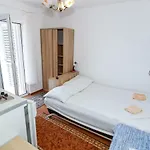 Edi Konukevi Brela